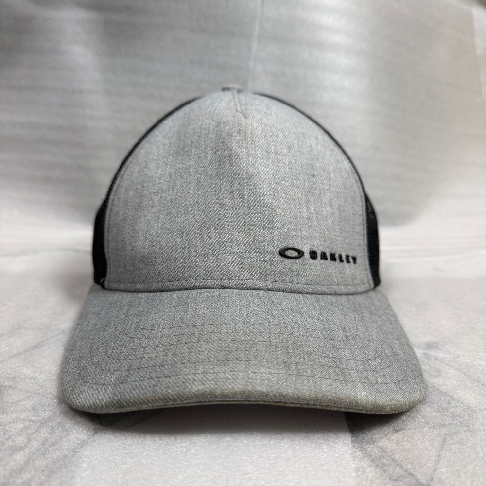 Oakley Classic Mid Trucker Hat OSFA Gray Black Mesh Snapback Adjustable Logo